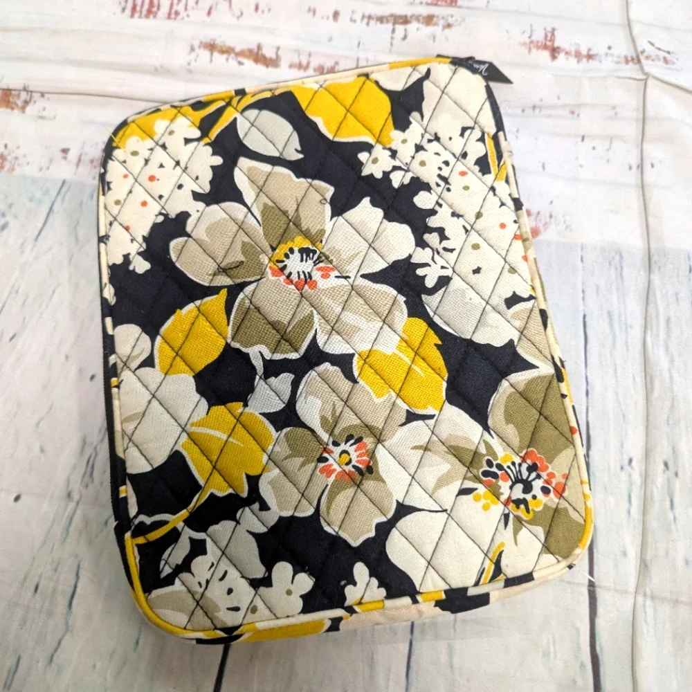Vera Bradley Tablet Padded Protective Holder - Picture 1 of 5